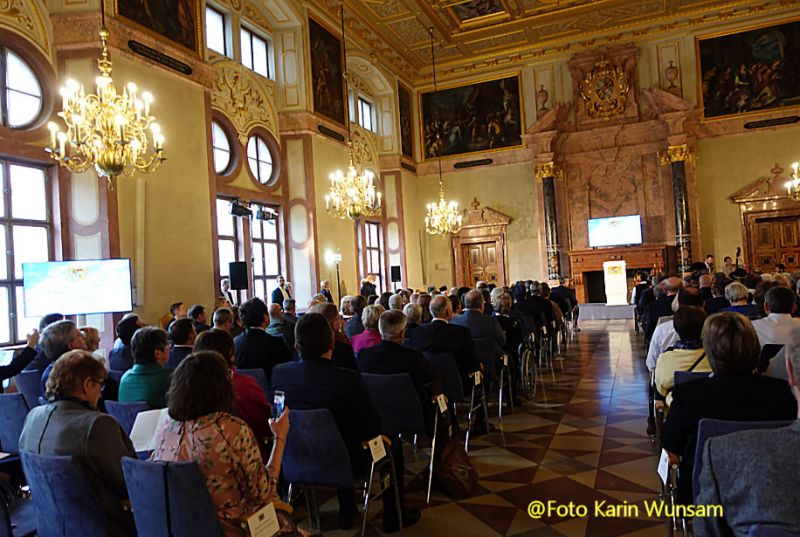 der-kaisersaal-in-der-residenz-in-muenchen