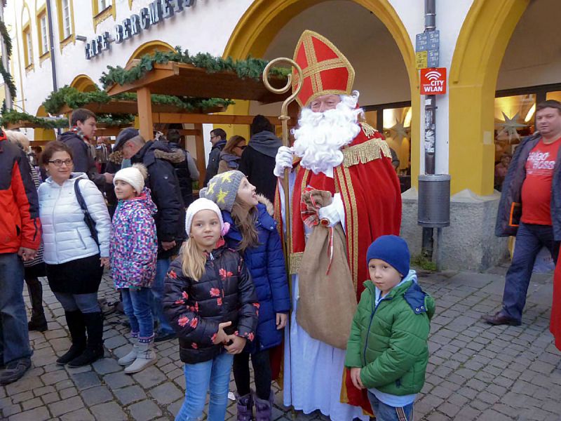 besuch-des-christkindlmarktes-in-rosenheim