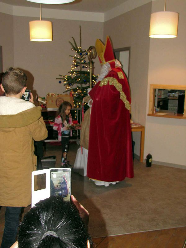 weihnachtsfeier-in-der-diakonie